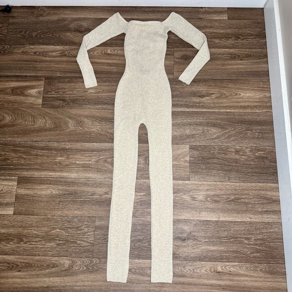 Elegant Cream Off-Shoulder Jumpsuit - Picture 7 of 7